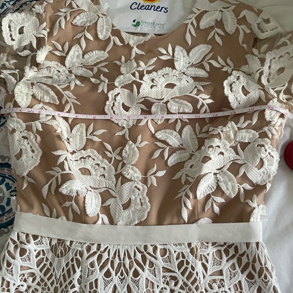 Monique Lhuillier Tiana dress womens size 2 white nude lace - Picture 6 of 8